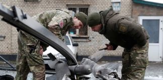 Ουκρανοί στρατιώτες πυροβολούν εν ψυχρώ