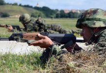 χειροβομβίδες στις δυνάμεις ασφαλείας Κοσόβου