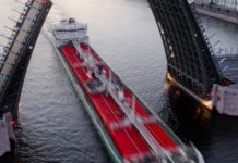 Κατασκοπεύει η Δύση τα ρωσικά τάνκερ-Κόλπα Μόσχας για μεταφορά πετρελαίου