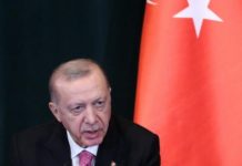 «Αποπέμψτε τον Σουηδό ΥΠΑΜ»