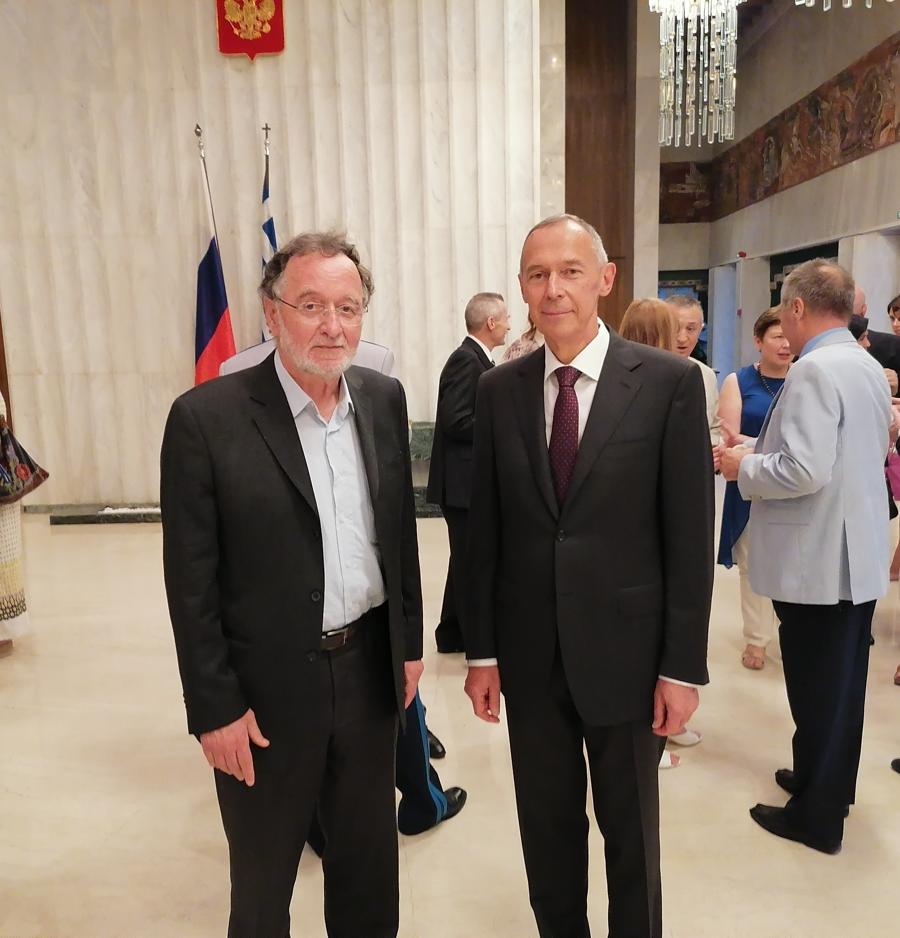 Ο Π. Λαφαζάνης με τον πρέσβη Ρωσίας Α.Μασλόβ-“Η Ρωσία έχει δίκιο”