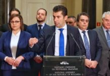 Τα Σκόπια…κατεδαφίζουν την κυβέρνηση