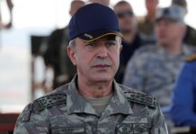 «Απαγορεύει» στον Χαρδαλιά να επισκέπτεται τα νησιά