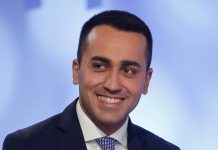 Δημιουργεί νέα κοινοβουλευτική ομάδα