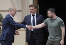 Ο Μακρόν άνοιξε θέμα ουκρανικών εδαφικών