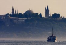 Η Τουρκία έκλεισε τα Στενά και στα πολεμικά
