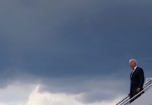 Μπάιντεν: Αντιμέτωπος αλά Τζόνσον