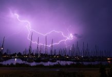 «Βροχή» κεραυνών προκάλεσε τις φωτιές