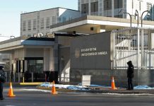 Οι ΗΠΑ απομακρύνουν τους διπλωμάτες