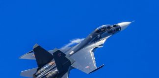 Ρωσία-Φόρτωσε μαχητικά Su-30