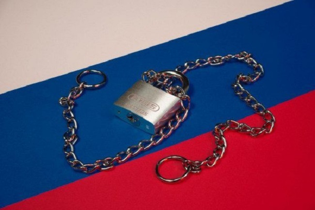 Έτσι «χαλαρώνουν» οι κυρώσεις κατά Ρωσίας