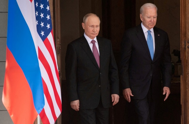 Ενώ Biden προειδοποιεί Ρωσία