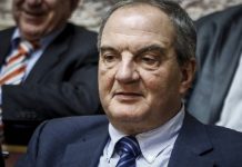 Κ.Καραμανλής-Φως στις παρακολουθήσεις
