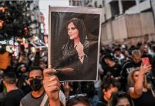 Ιράν: Τί μήνυμα στέλνει ο στρατός