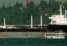 Έκλεισαν τα στενά του Βοσπόρου