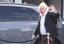 Βρετανία: Εκτός κούρσας για