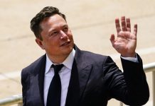 Η Ρωσία εκθειάζει τον Έλον Μάσκ