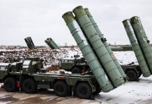 Ρωσικοί S-300 και S-400 μεταφέρονται