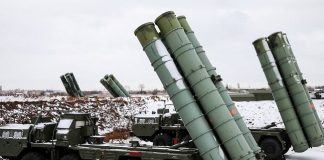 Ρωσικοί S-300 και S-400 μεταφέρονται