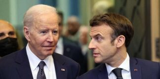 Επίθεση Macron σε Biden