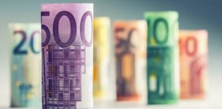 Ένεση ρευστότητας 900εκατ