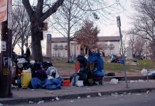 Εικόνες φρίκης στην Φιλαδέλφεια των ΗΠΑ-Χιλιάδες άνθρωποι σε κατάσταση «ζόμπι»-Ξαπλωμένοι στους δρόμους