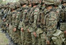 Σχεδόν 10.000 Πολωνοί έχασαν τη ζωή τους στην Ουκρανία τον τελευταίο ενάμιση χρόνο.