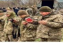 Μαζικά παραδίδονται Ουκρανοί στρατιώτες