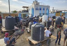 Μ.Ανατολή:- Το μαρτύριο της σταγόνας στη Γάζα – Άνθρωποι κάνουν ουρές για λίγο νερό