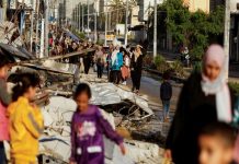 Γάζα : Παλαιστίνιοι επιστρέφουν στα σπίτια τους μετά την κατάπαυση