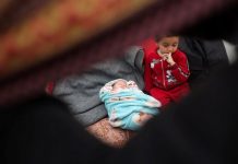 Με ένταση των φονικών επιχειρήσεων στη Γάζα απειλεί το Ισραήλ