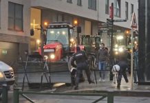 Οι Βέλγοι αγρότες σπάνε τα αστυνομικά μπλόκα και ορμούν στις Βρυξέλλες