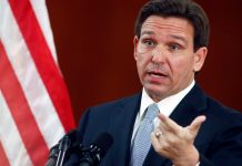 Ο Ρον Ντε Σάντις στέλνει την Εθνοφρουρά της Φλόριντα στο Τέξας!