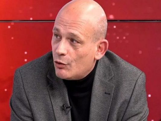 Εγκεφαλικό υπέστη ο δημοσιογράφος Πάρις Καρβουνόπουλος