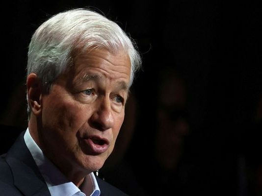 JP Morgan-«Καταρρέουν τα πάντα παγκοσμίως–Πρέπει να είμαστε έτοιμοι για οποιοδήποτε περιβάλλον»