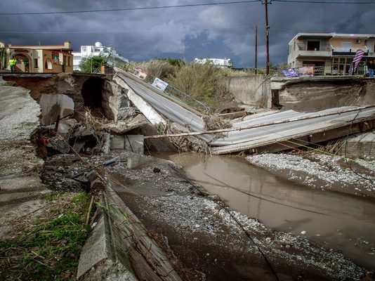 Προβλήματα και πολλές καταστροφές από το πέρασμα της κακοκαιρίας «Bora» – Ανυπολόγιστες καταστροφές σε Λήμνο και Ρόδο