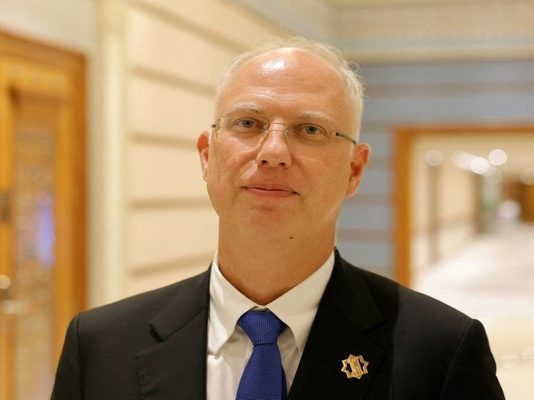 Οποιαδήποτε προσπάθεια να ασκηθεί πίεση στη Ρωσία είναι απλώς μάταιη, λέει ο απεσταλμένος του Πούτιν στις ΗΠΑ