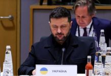 Ο Ζελένσκι ακόμα νομίζει ότι κερδίζει Μια δήλωση λίγων δευτερολέπτων σε αντίθεση με μια εικόνα που έλεγε πολλά περισσότερ