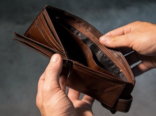 Σε δραματικά επίπεδα η φτώχεια στην Ελλάδα: Συγκλονιστικά στοιχεία-Το 66,8% των πολιτών θεωρείται υποκειμενικά φτωχό!