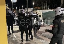 Επίθεση με αυγά και αντικείμενα δέχθηκε ο Μάκης Βορίδης στο Ηράκλειο Κρήτης