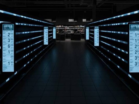 Ακρίβεια: Τα «ταμπελάκια» της νέας καθημερινότητας μας