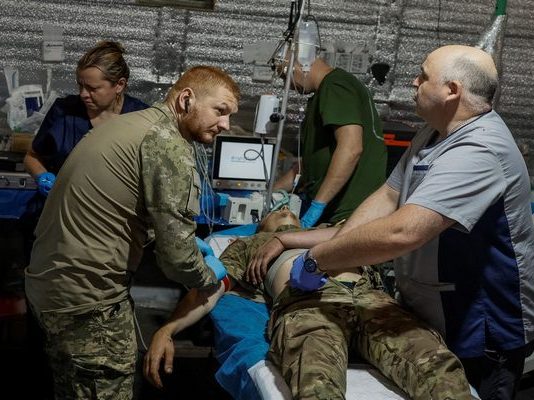 Σπάνια βακτηριακή λοίμωξη πλήττει τις ουκρανικές εγκλωβισμένες δυνάμεις σε Ποκρόφσκ και Μίρνογκραντ