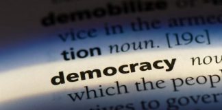 Δημοσκόπηση για τη Δημοκρατία: Δυσαρεστημένοι οι πολίτες στη Δύση από τη λειτουργία του συστήματος