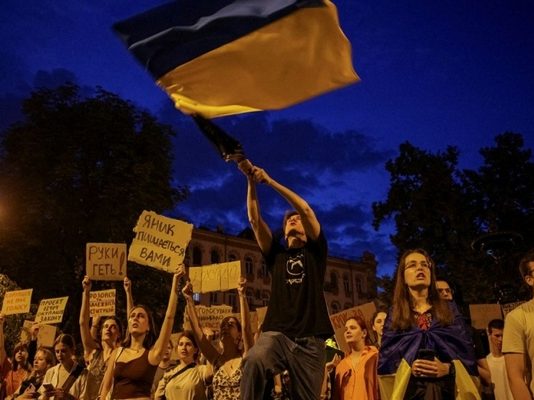 Πανικός στο καθεστώς Zelensky – Ακτιβίστρια καλεί σε συγκέντρωση στο Maidan για τη διαφθορά και το σφαγείο του Pokrovsk