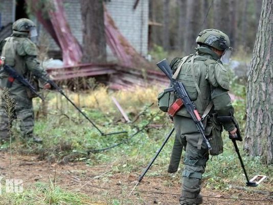 Κουρσκ: Βορειοκορεάτες ναρκαλιευτές απομακρύνουν νάρκες από το πεδίο της μάχης Πολύτιμη η συμβολή τους