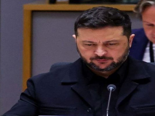 Έτοιμος για το «κύκνειο άσμα» του ο Ζελένσκι: Τον πνίγει η έρευνα για διαφθορά-Η εικόνα του αμαυρώθηκε – Τον διαλύουν ακόμα και οι New York Times