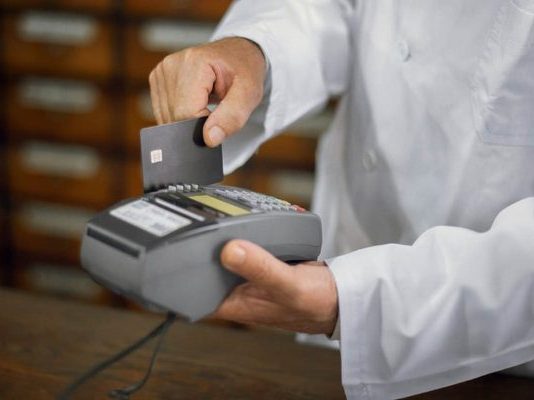 Ακρίβεια και φάρμακα «ροκανίζουν» τις συντάξεις-Εξαφανίζεται η ονομαστική αύξηση 2,4% που έρχεται τον Ιανουάριο για τους συνταξιούχους.