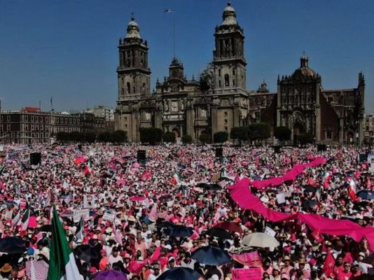 Μεγάλα επεισόδια κατά τη διάρκεια μαζικών διαδηλώσεων κατά της διαφθοράς, στην Πόλη του Μεξικό