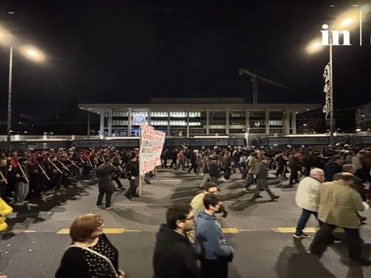 Πολυτεχνείο: Ολοκληρώθηκε η πορεία, συμμετείχαν πάνω από 15.000 άνθρωποι