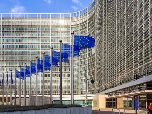 Η ΕΕ βάζει σε δεύτερη μοίρα τη ”Χούντα του ΚΙέβου” στο όνομα της ένταξης της Ουκρανίας